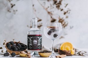 LBW Winter gin with tasting note fruit surrounding
